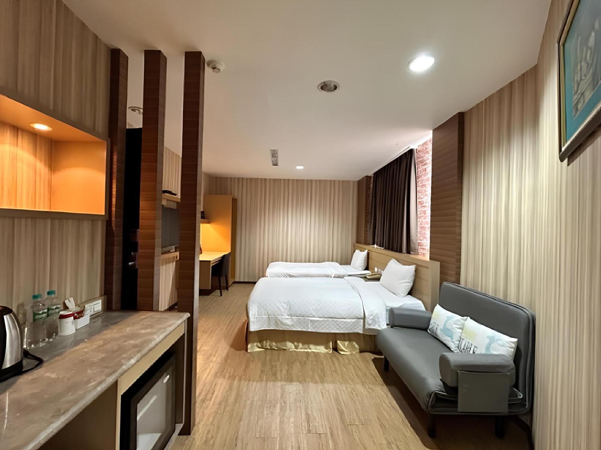 Hua Xiang Hotel -Zouying 高雄市 エクステリア 写真